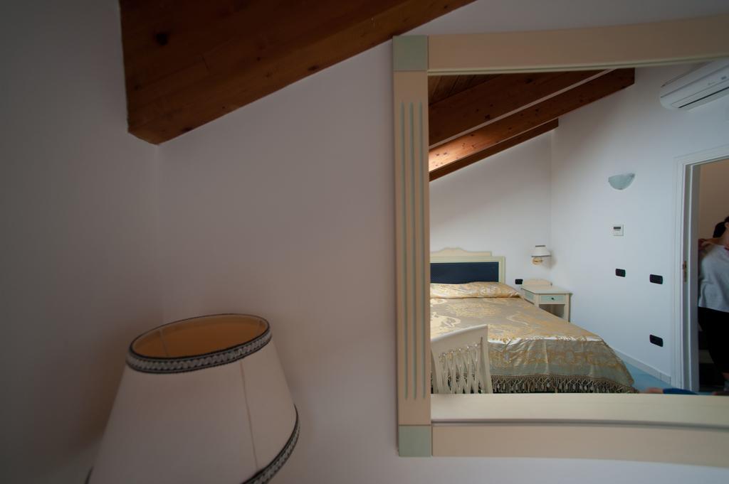 Ferienwohnung Palazzo Della Monica Vietri Zimmer foto